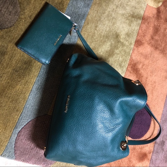 Michael Kors Shoulder Tote Bag Raven and Wallet